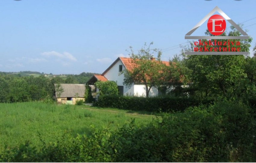 Seosko imanje sa kućom,pomoćnim objektima i zemljištem ID:3257/DŠ